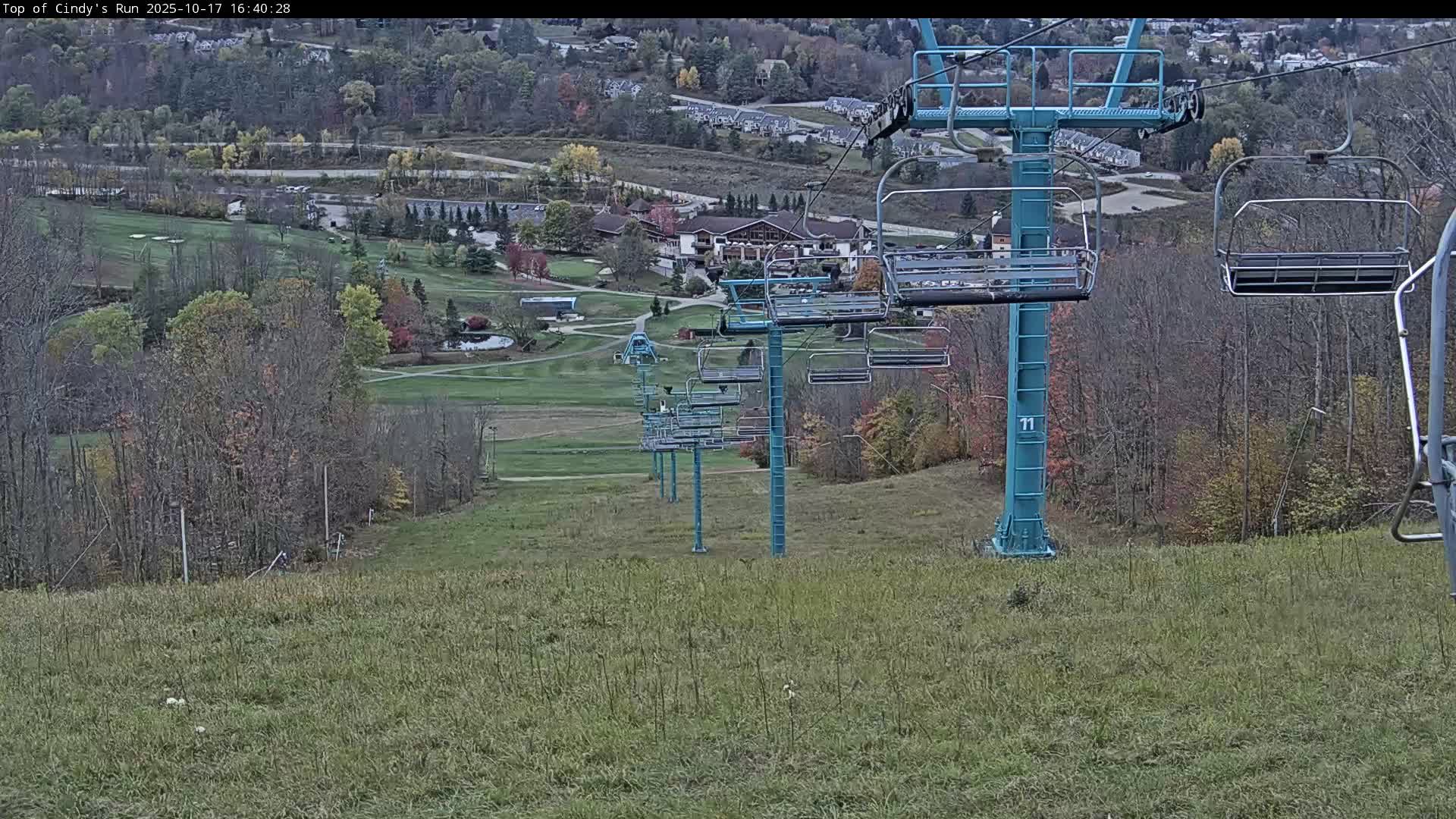 Holiday Valley Holiday Cindy's Summit live webcam